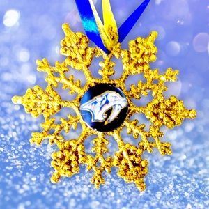 Nashville PREDATORS Hockey Handmade Snowflake *NEW*